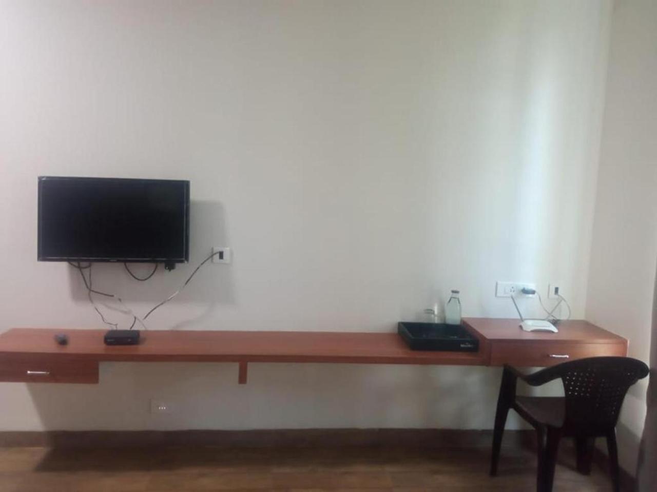 Dsquare Omr By K Hotels Chennai Bagian luar foto